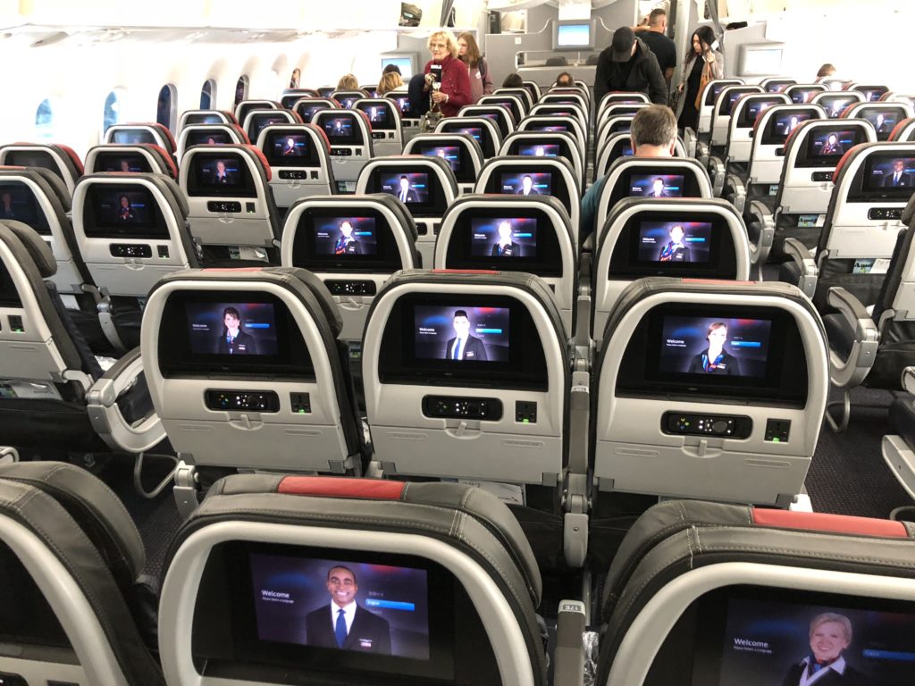 american-airlines-extends-aadvantage-elite-status-due-to-covid-19